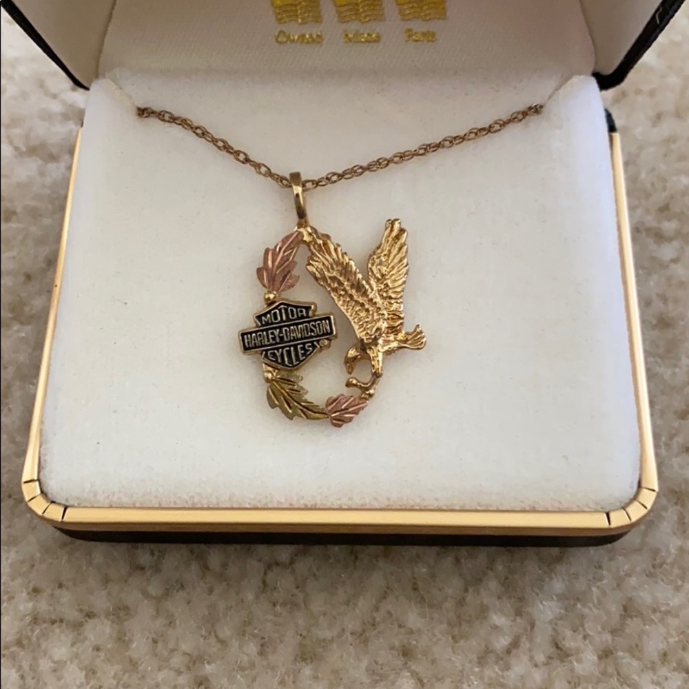 Stamper Golden Neck Chain